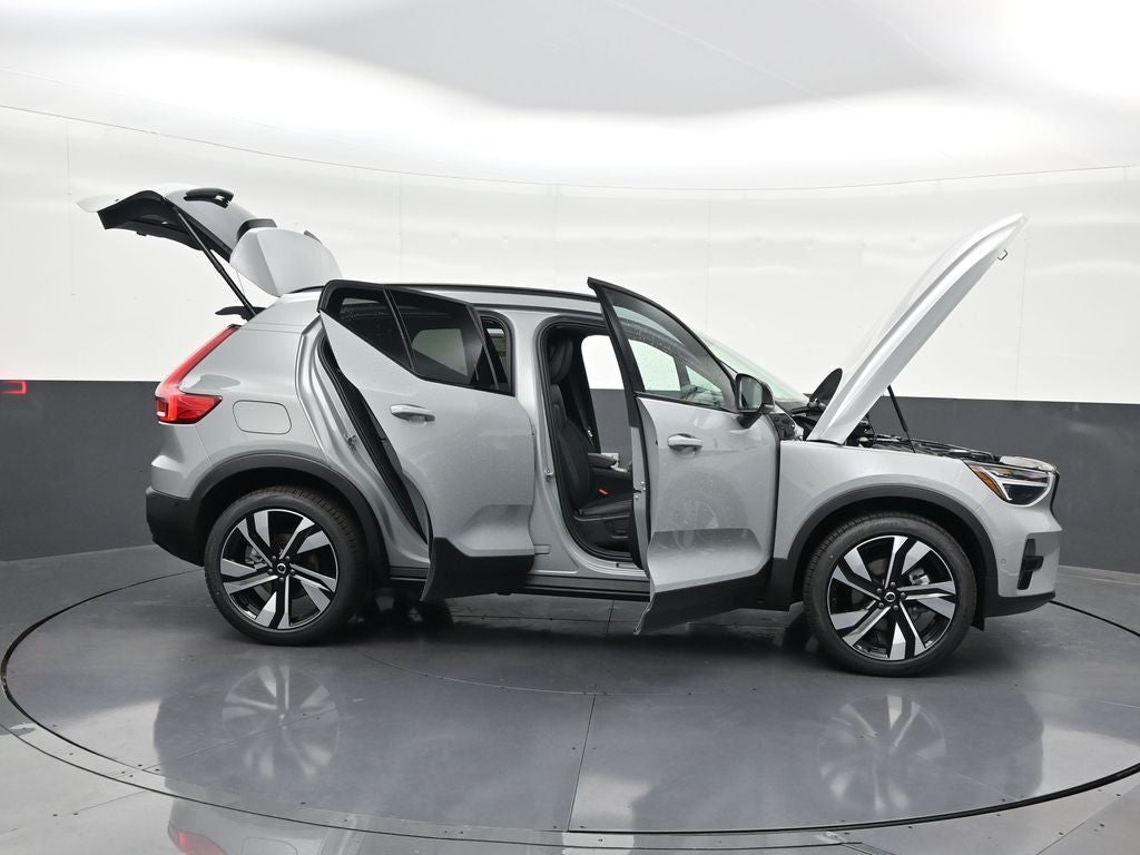 2026 Volvo XC40 B5 Ultra