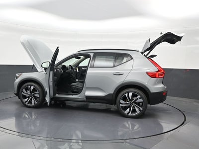 2026 Volvo XC40 B5 Ultra