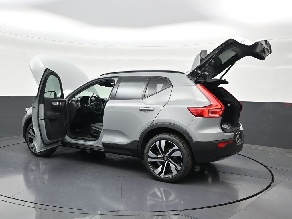 2026 Volvo XC40 B5 Ultra