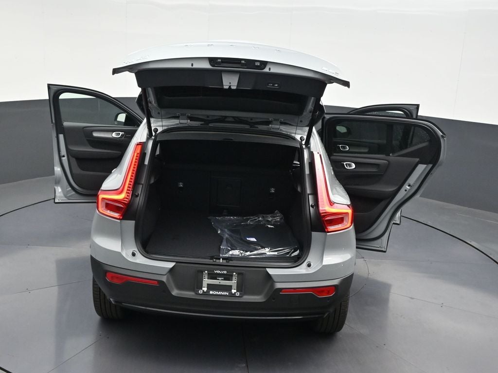 2026 Volvo XC40 B5 Ultra