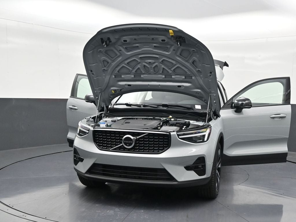 2026 Volvo XC40 B5 Ultra