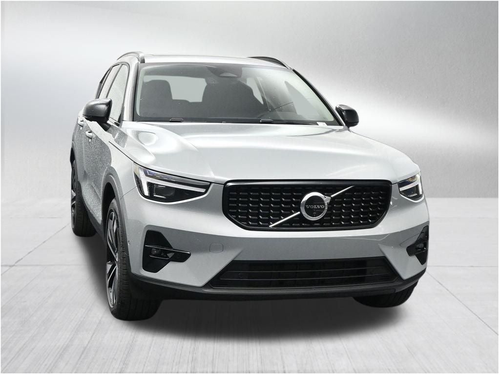 2026 Volvo XC40 B5 Ultra