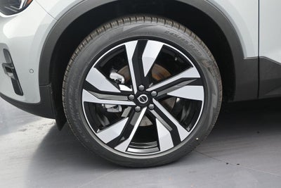 2026 Volvo XC40 B5 Ultra