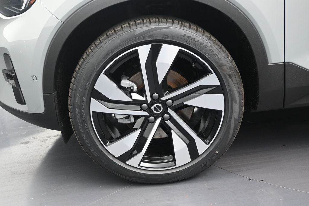 2026 Volvo XC40 B5 Ultra