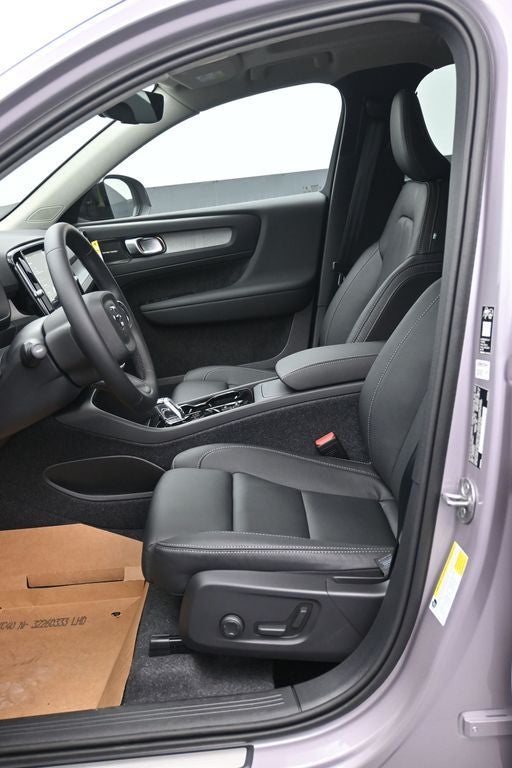 2026 Volvo XC40 B5 Ultra