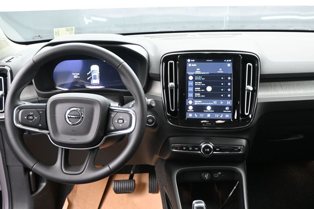 2026 Volvo XC40 B5 Ultra