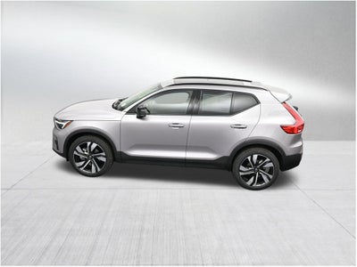 2026 Volvo XC40 B5 Ultra