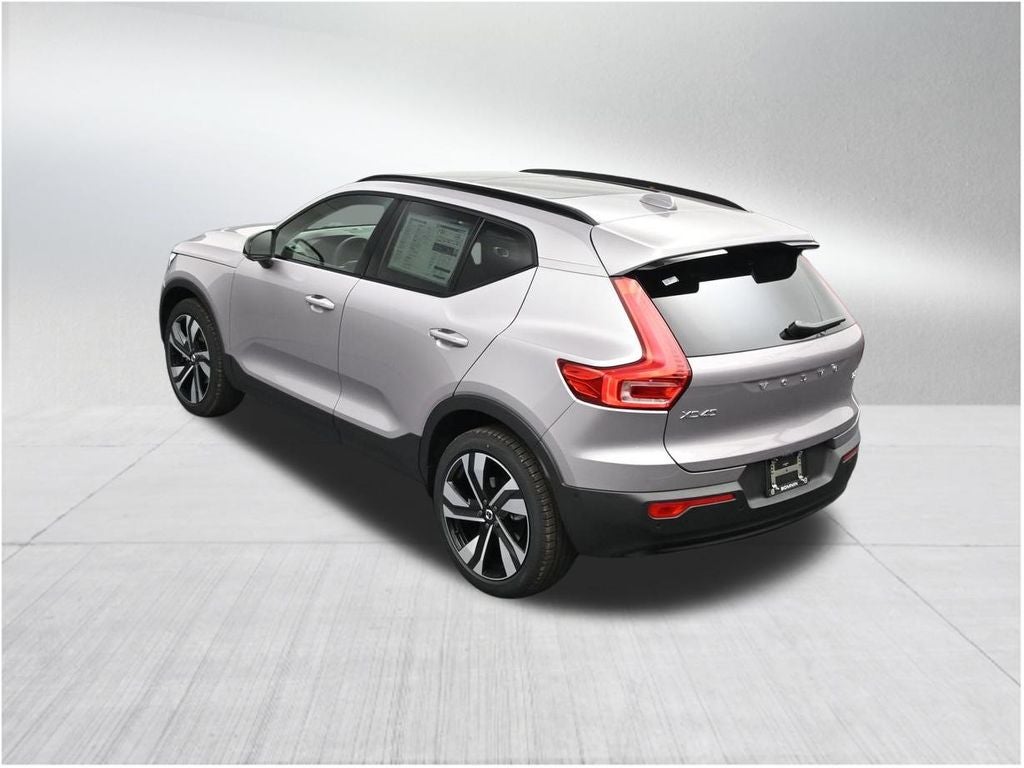2026 Volvo XC40 B5 Ultra