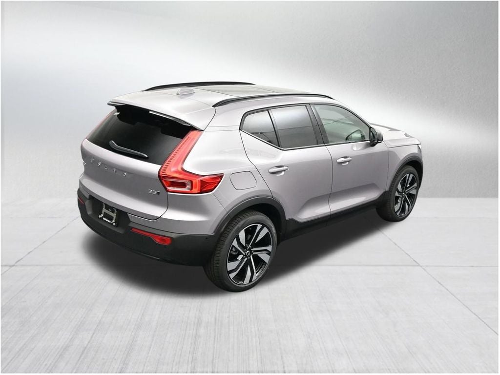 2026 Volvo XC40 B5 Ultra