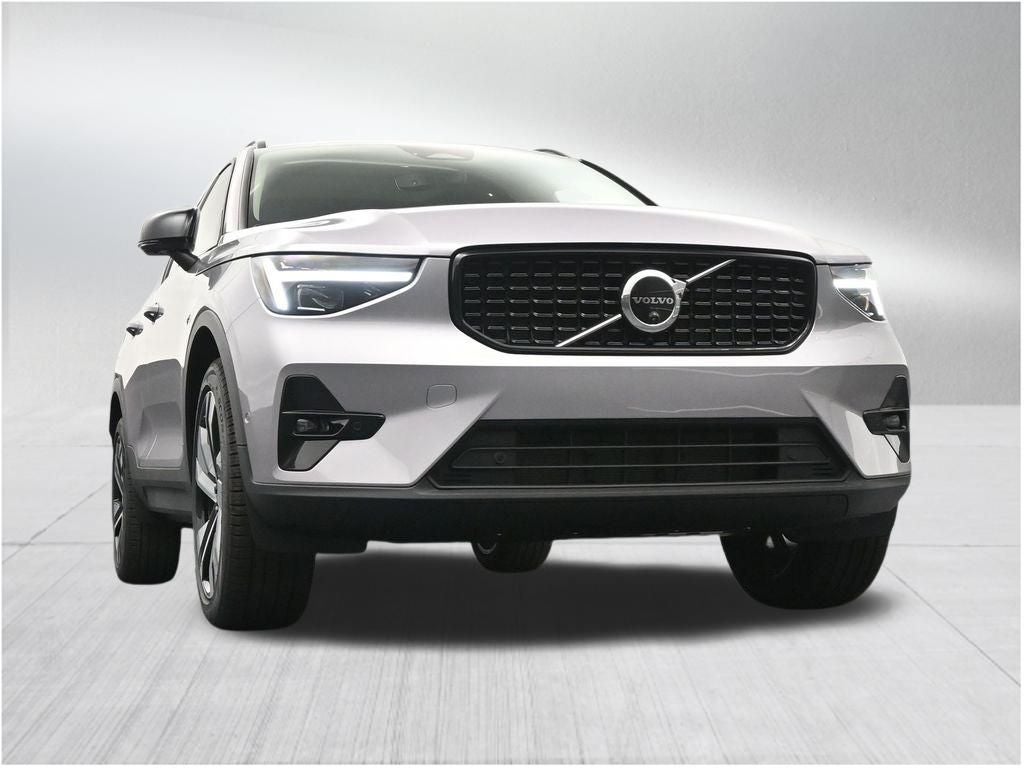 2026 Volvo XC40 B5 Ultra