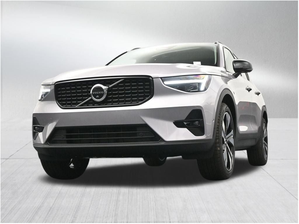 2026 Volvo XC40 B5 Ultra