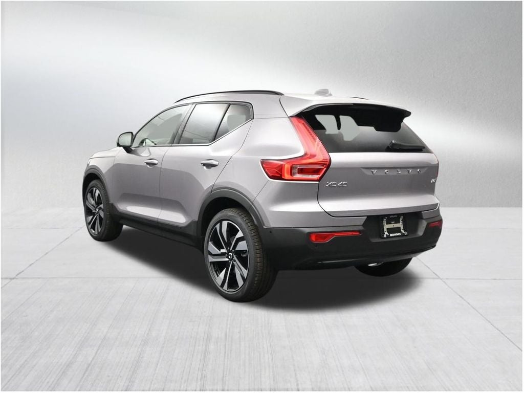 2026 Volvo XC40 B5 Ultra