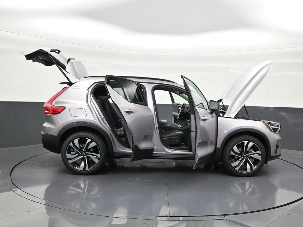 2026 Volvo XC40 B5 Ultra