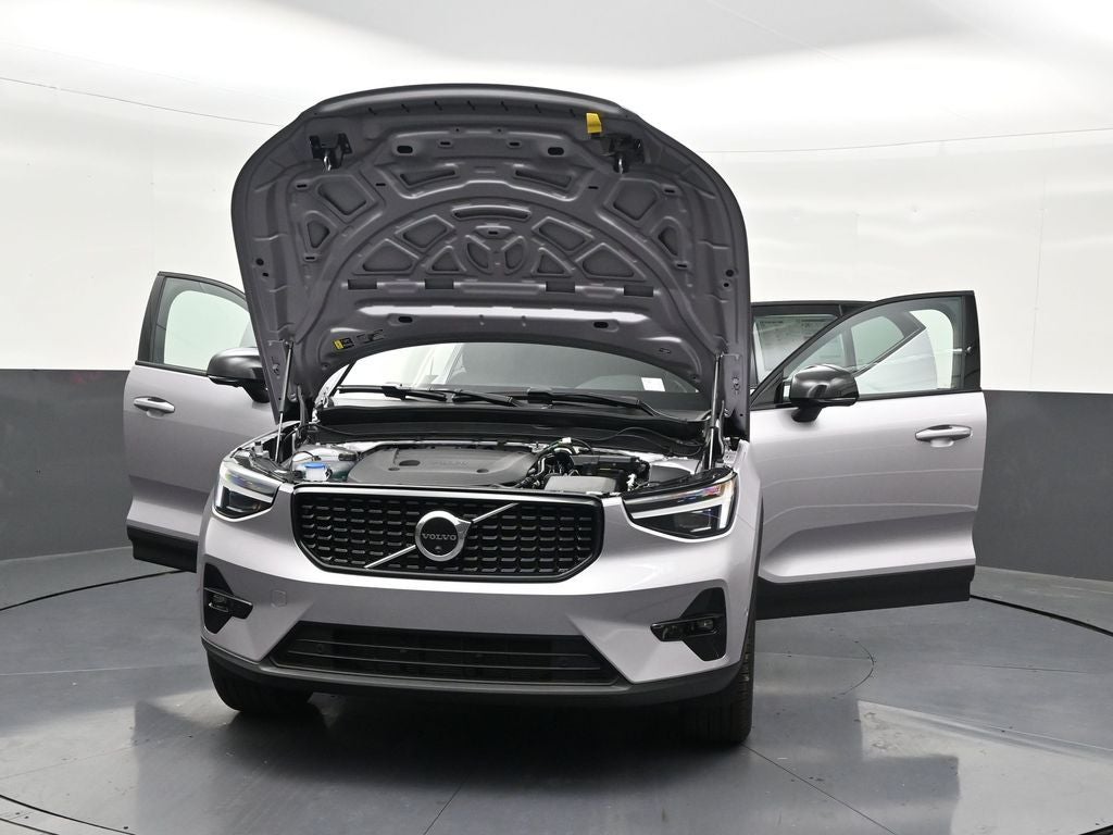 2026 Volvo XC40 B5 Ultra