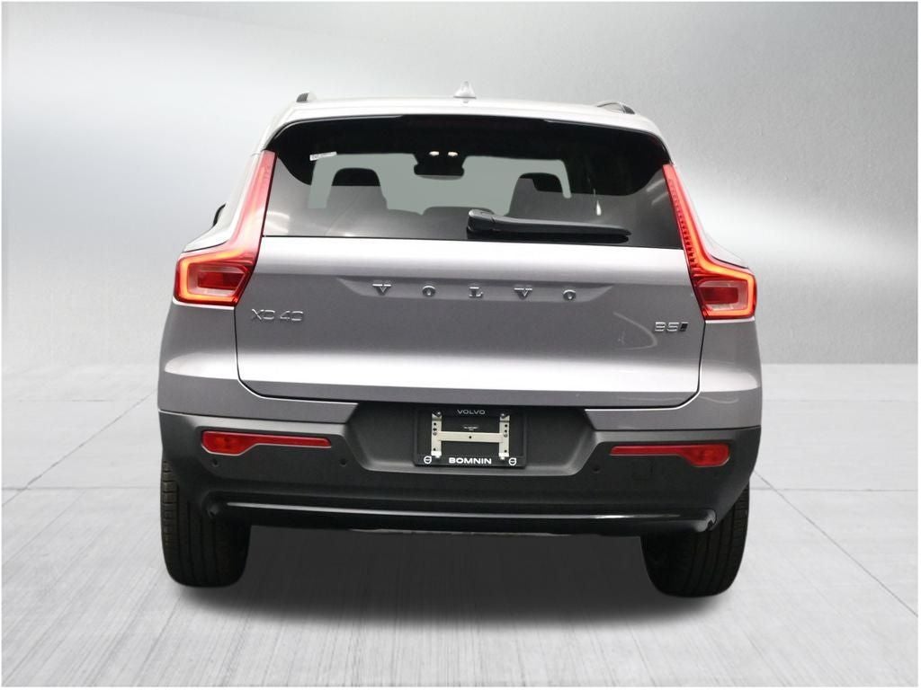 2026 Volvo XC40 B5 Ultra