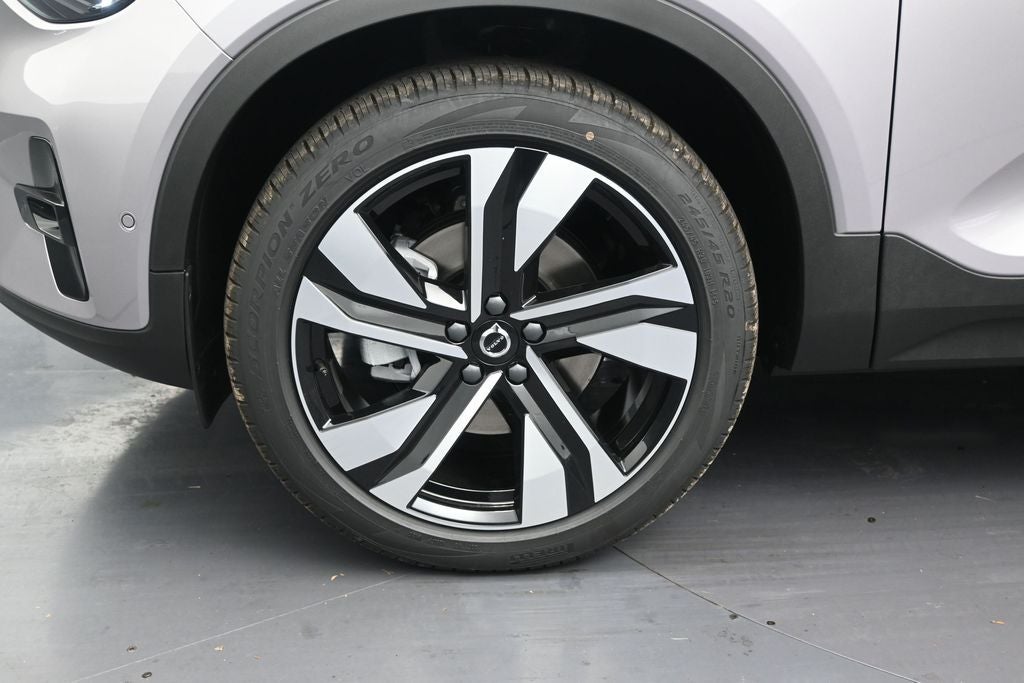 2026 Volvo XC40 B5 Ultra
