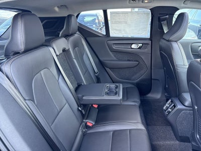 2026 Volvo XC40 B5 Ultra