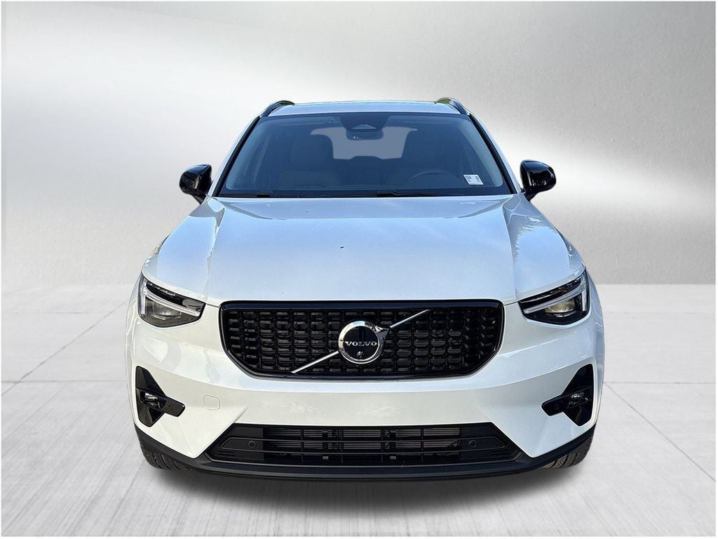 2026 Volvo XC40 B5 Ultra