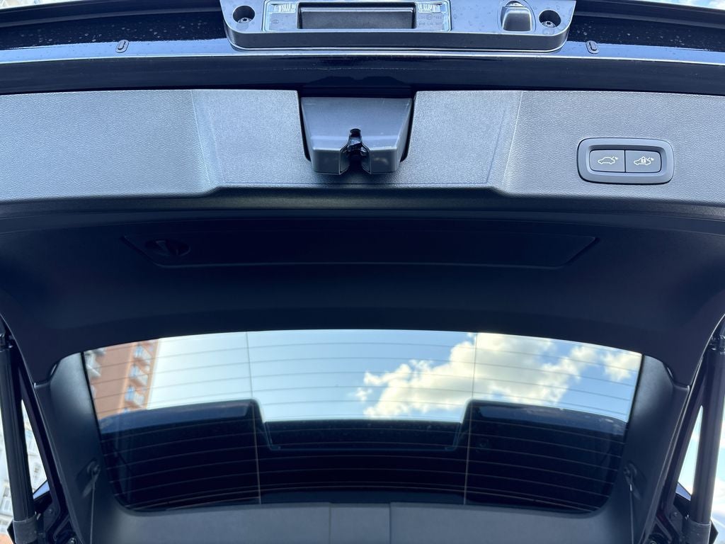 2026 Volvo XC40 B5 Ultra