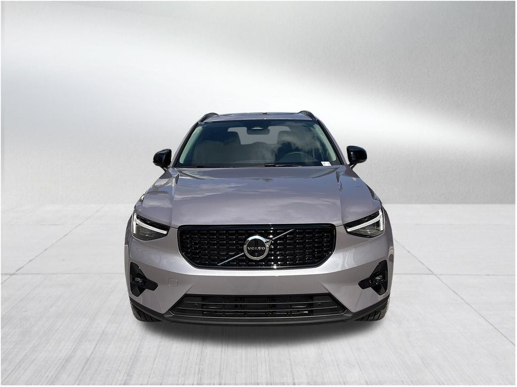 2026 Volvo XC40 B5 Ultra