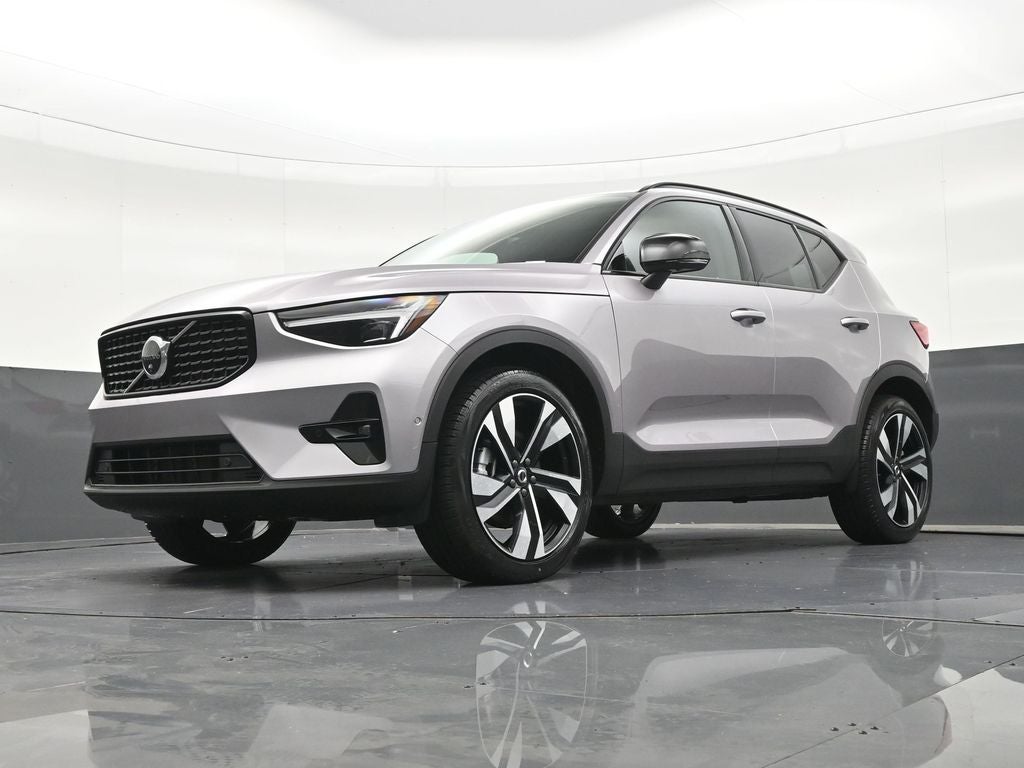 2026 Volvo XC40 B5 Ultra