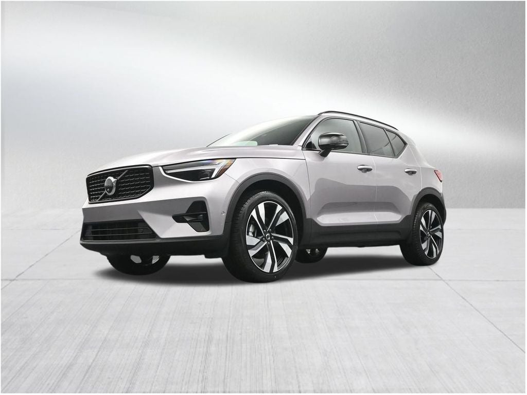 2026 Volvo XC40 B5 Ultra