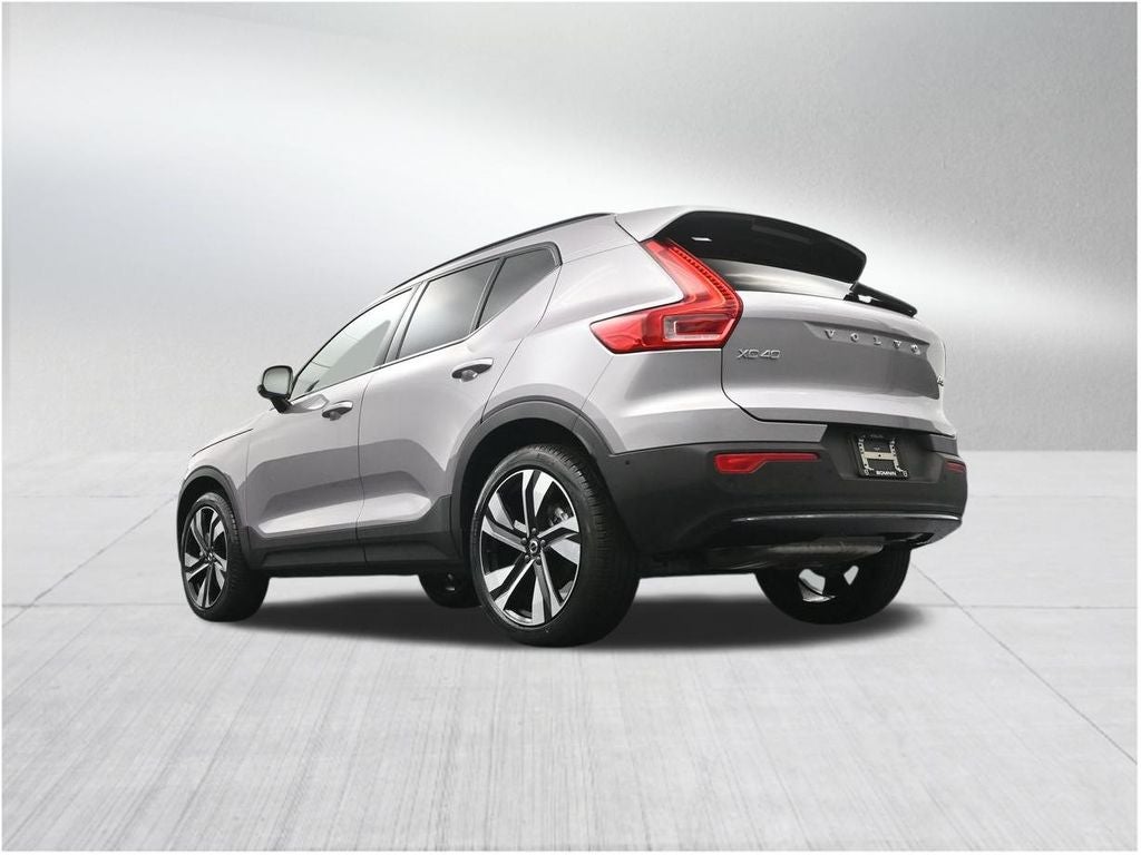 2026 Volvo XC40 B5 Ultra