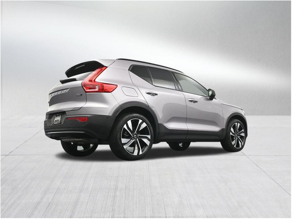 2026 Volvo XC40 B5 Ultra