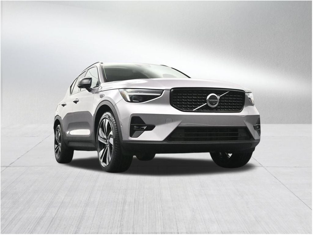 2026 Volvo XC40 B5 Ultra