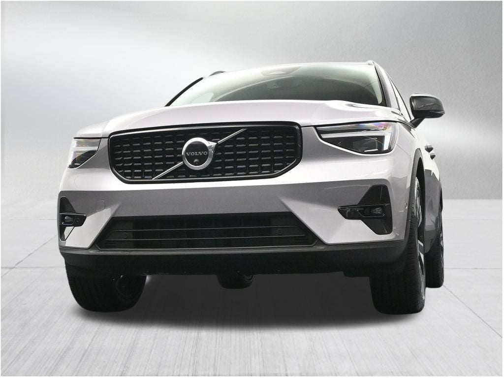 2026 Volvo XC40 B5 Ultra