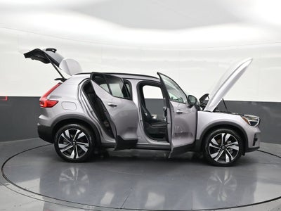 2026 Volvo XC40 B5 Ultra