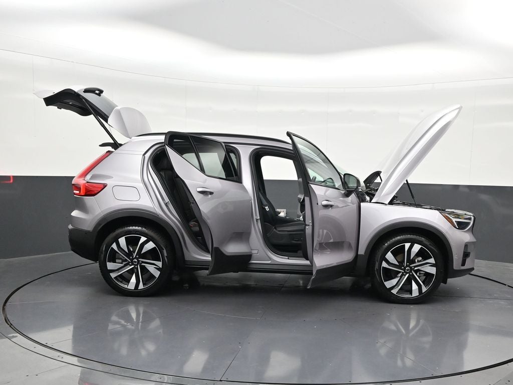 2026 Volvo XC40 B5 Ultra