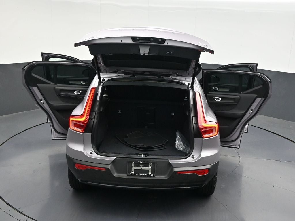 2026 Volvo XC40 B5 Ultra