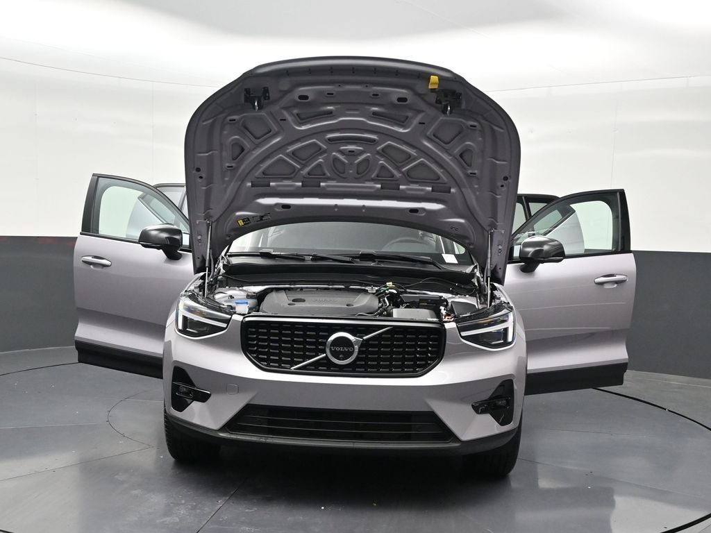 2026 Volvo XC40 B5 Ultra