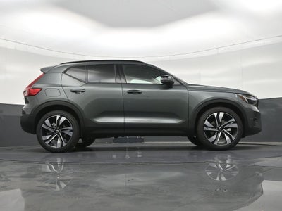 2026 Volvo XC40 B5 Ultra