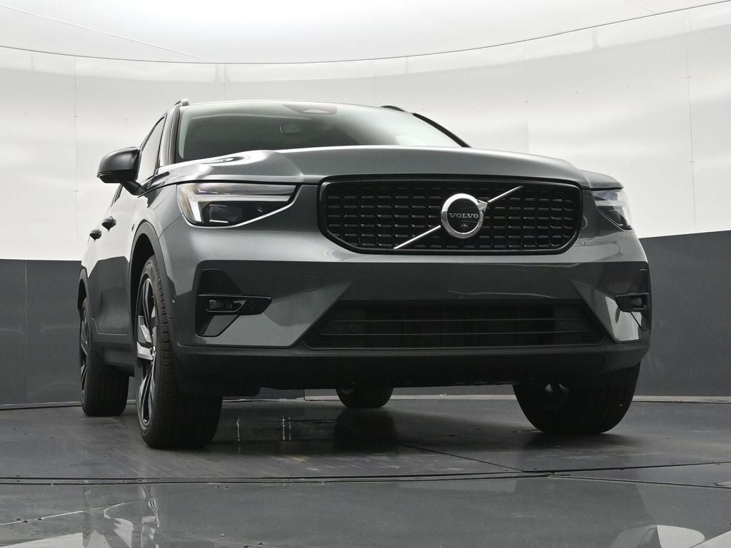 2026 Volvo XC40 B5 Ultra