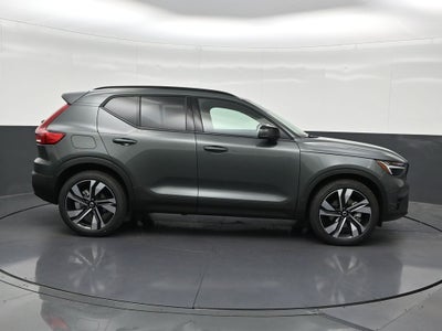 2026 Volvo XC40 B5 Ultra