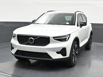 2026 Volvo XC40 B5 Ultra