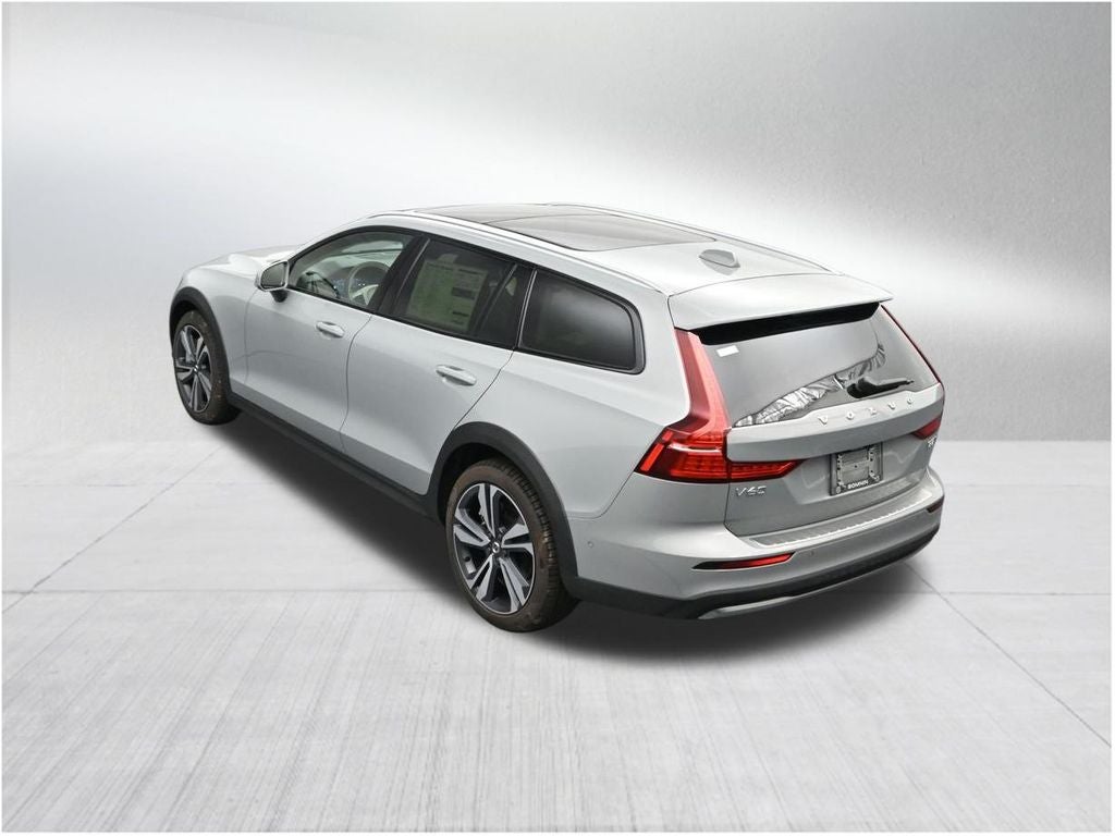2026 Volvo V60 Cross Country B5 Plus