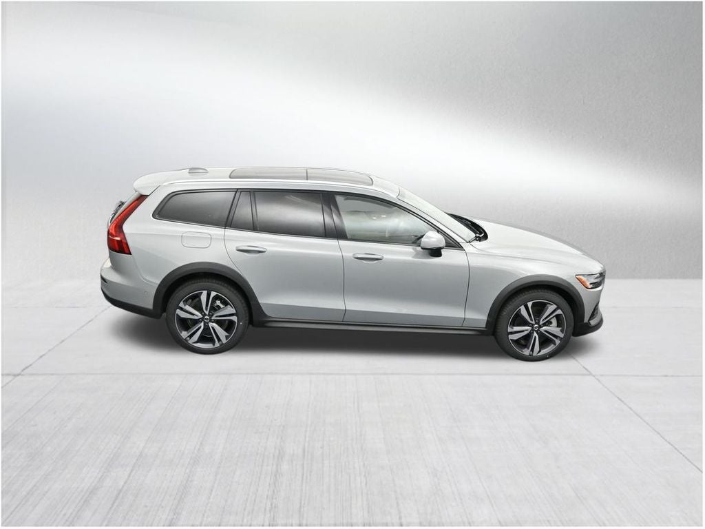2026 Volvo V60 Cross Country B5 Plus