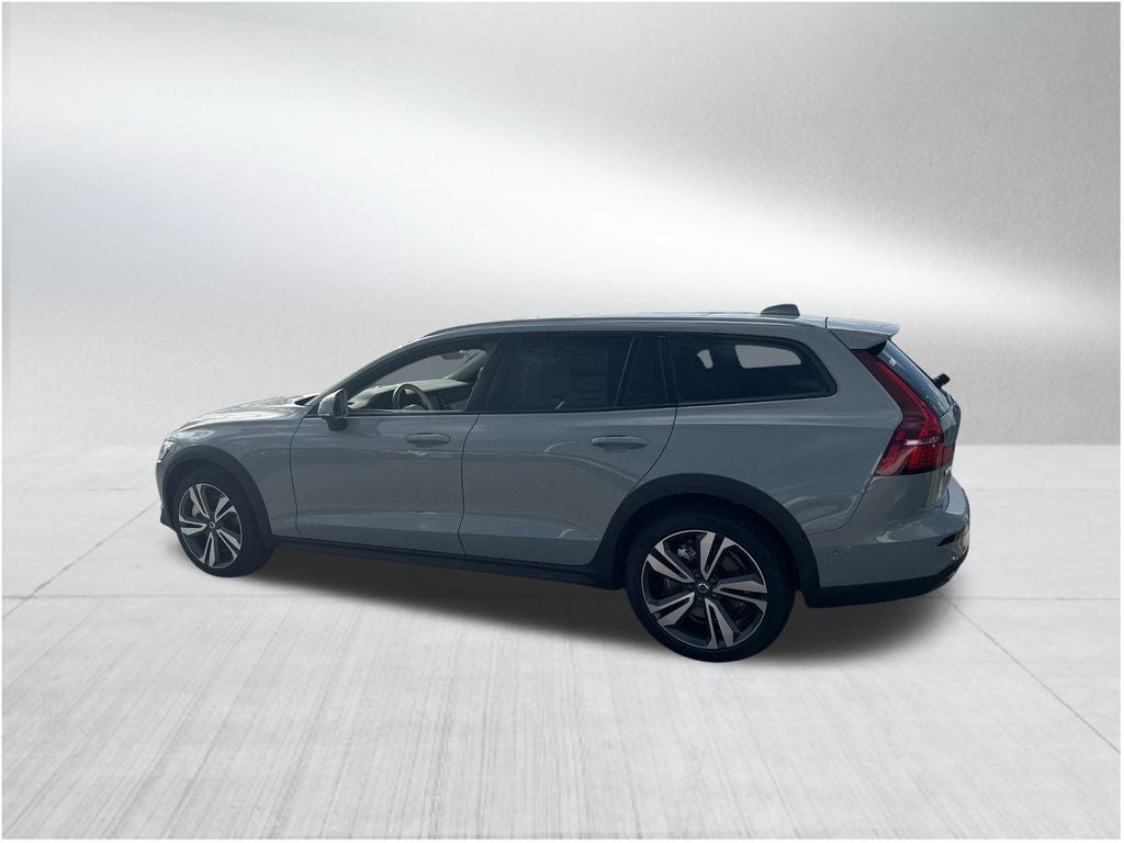 2026 Volvo V60 Cross Country B5 Plus