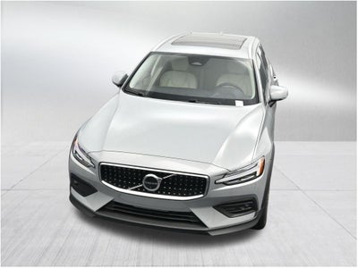 2026 Volvo V60 Cross Country B5 Plus