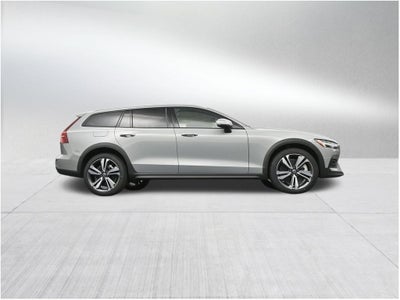 2026 Volvo V60 Cross Country B5 Plus
