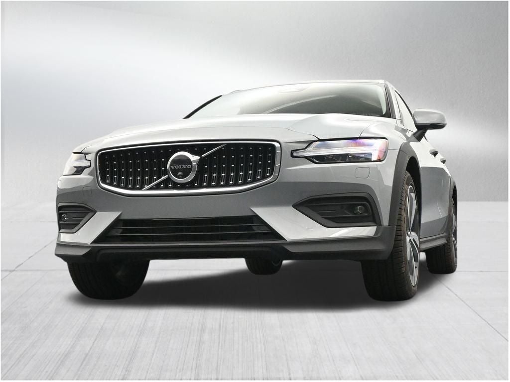 2026 Volvo V60 Cross Country B5 Plus