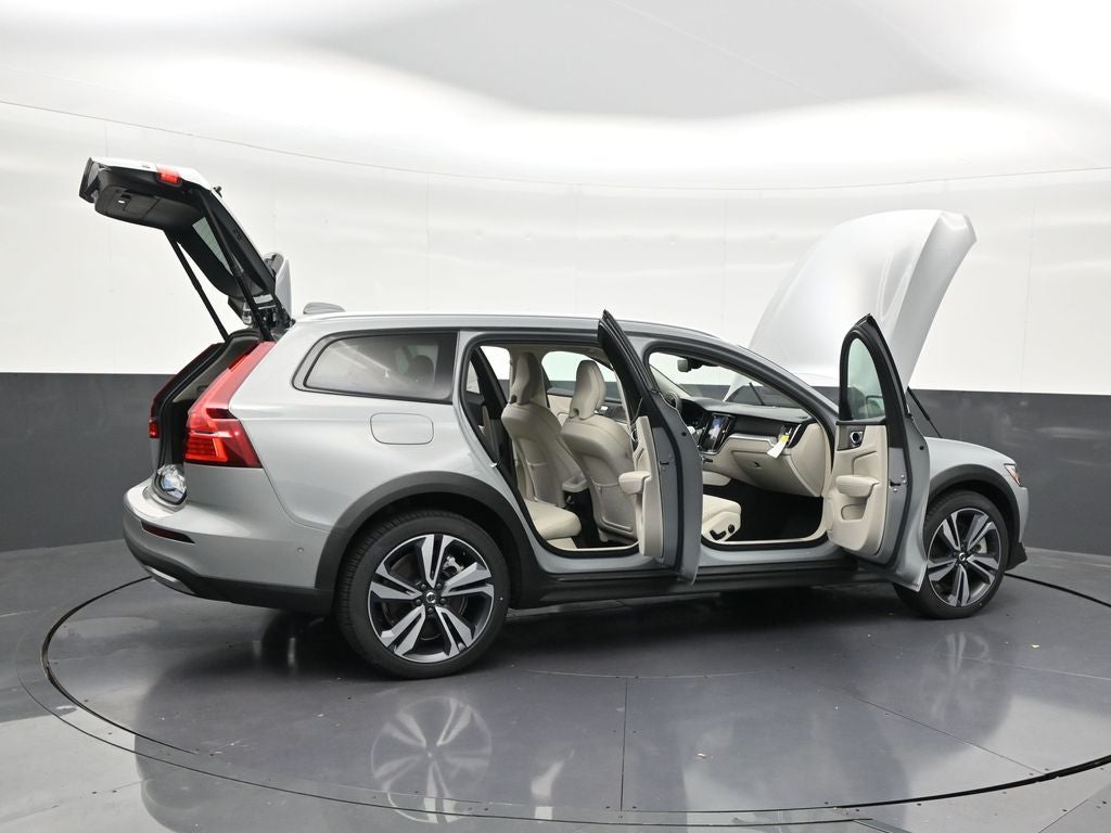 2026 Volvo V60 Cross Country B5 Plus