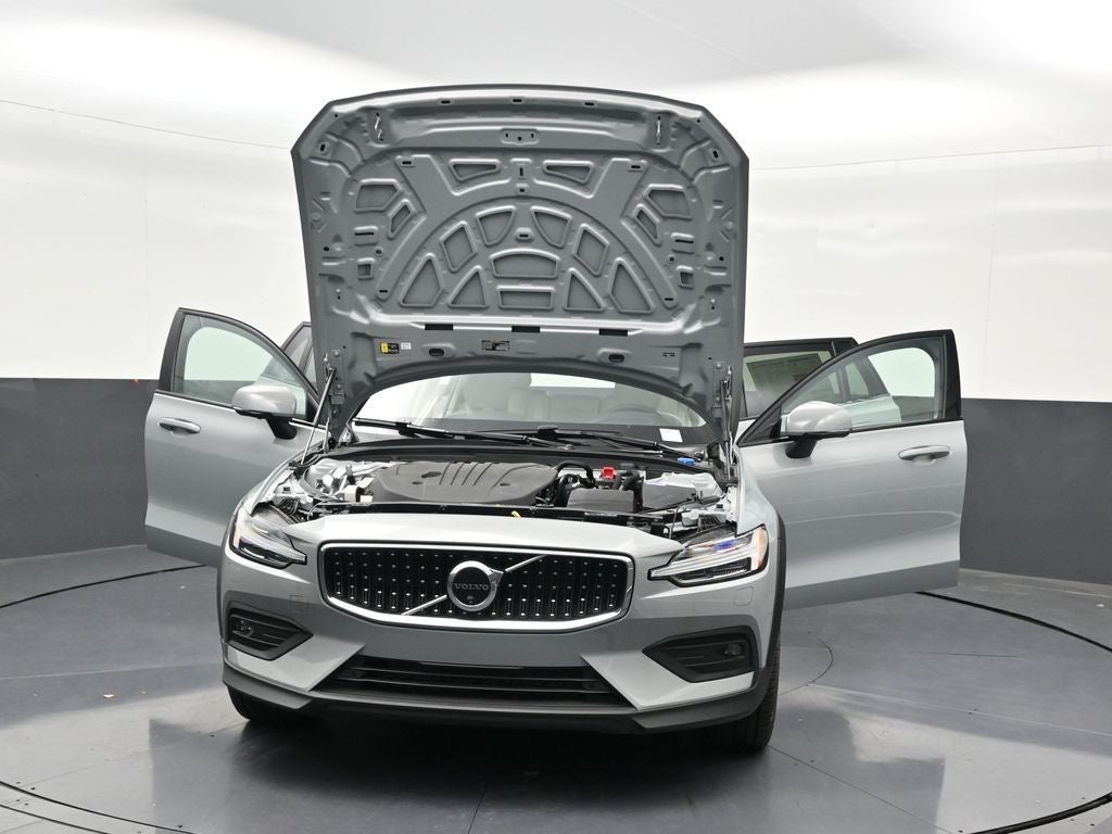 2026 Volvo V60 Cross Country B5 Plus