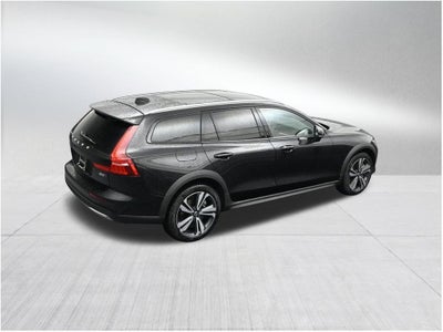 2026 Volvo V60 Cross Country B5 Plus