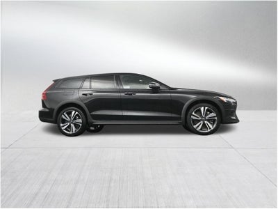 2026 Volvo V60 Cross Country B5 Plus