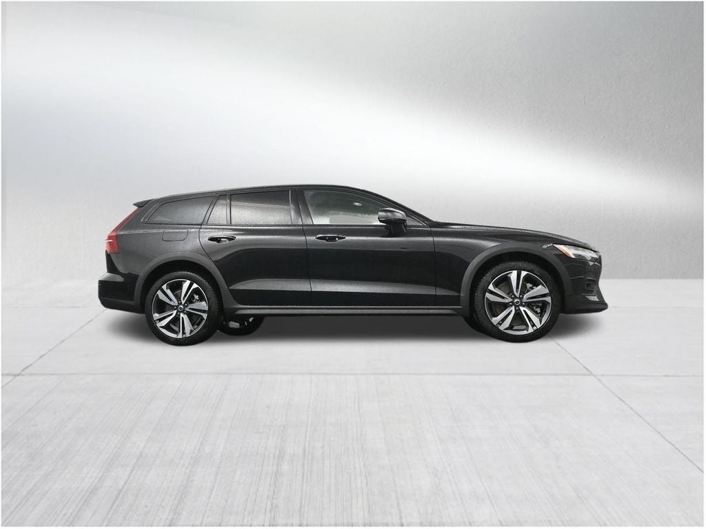 2026 Volvo V60 Cross Country B5 Plus