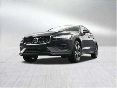 2026 Volvo V60 Cross Country B5 Plus